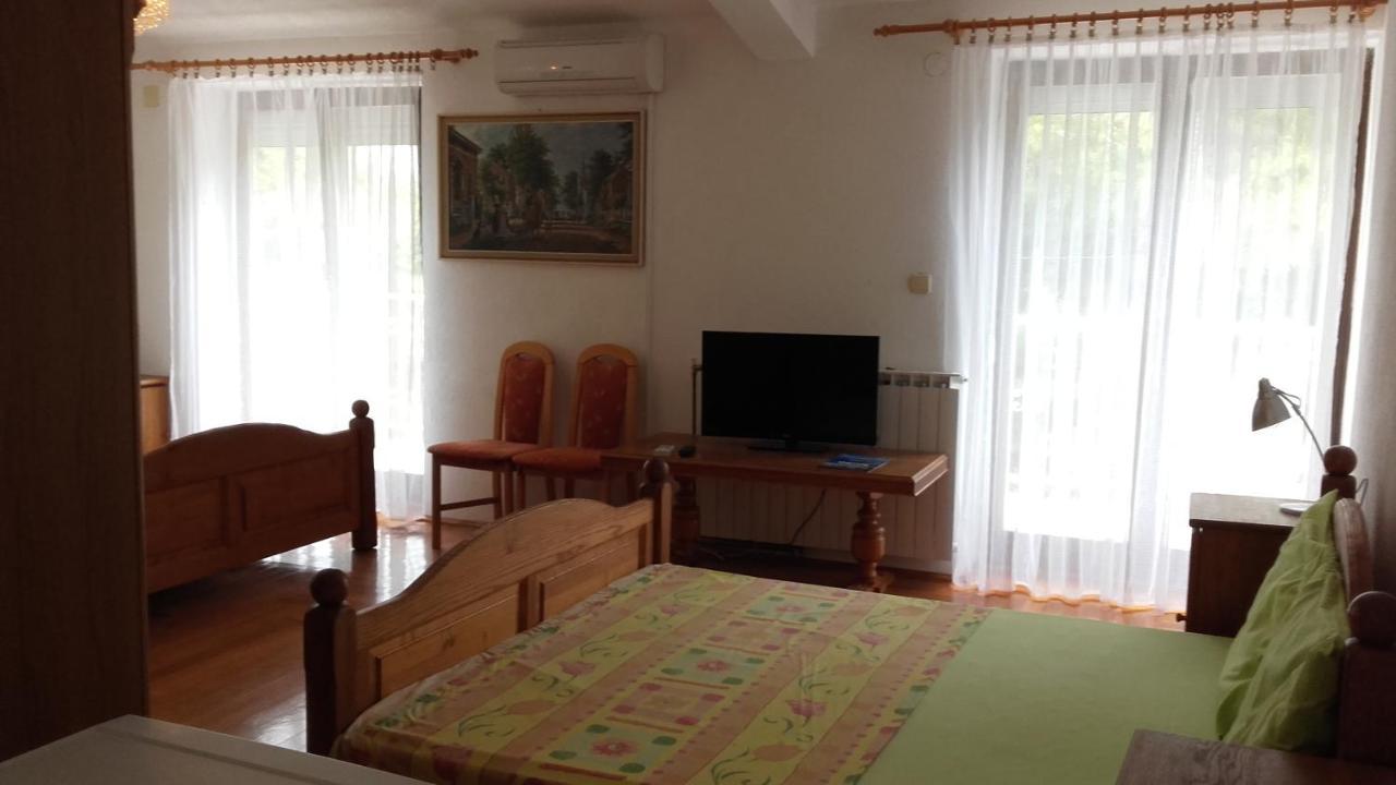 Villa Mateja Donji Okrug  Extérieur photo